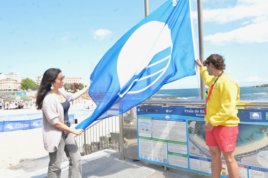 Comienza la temporada de baño en A Coruña: 60 socorristas y cinco banderas azules