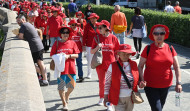 A Coruña se tiñe de rojo por el buen trato a los mayores
