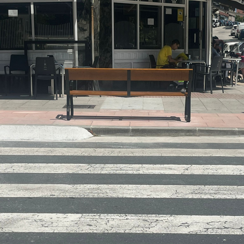 El motivo por el que hay un banco en un paso de cebra en A Coruña