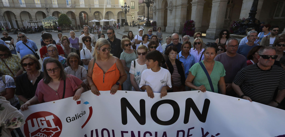 Concentración de repulsa por el crimen machista de la Sagrada Familia