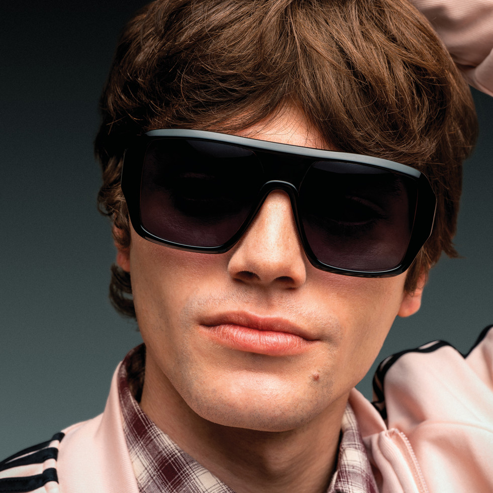 Geometría y actitud: así se definen las gafas OR0131 de Adidas Originals