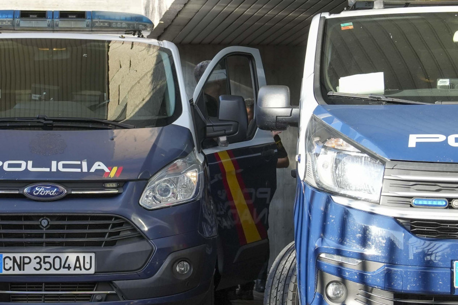 Envían a prisión por asesinato al hombre que apuñaló 70 veces a su mujer en A Coruña