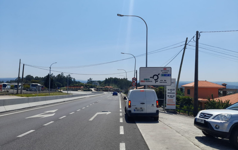El concejal bergondés de Infraestructuras señala ocho deficiencias en la nueva glorieta de Guísamo