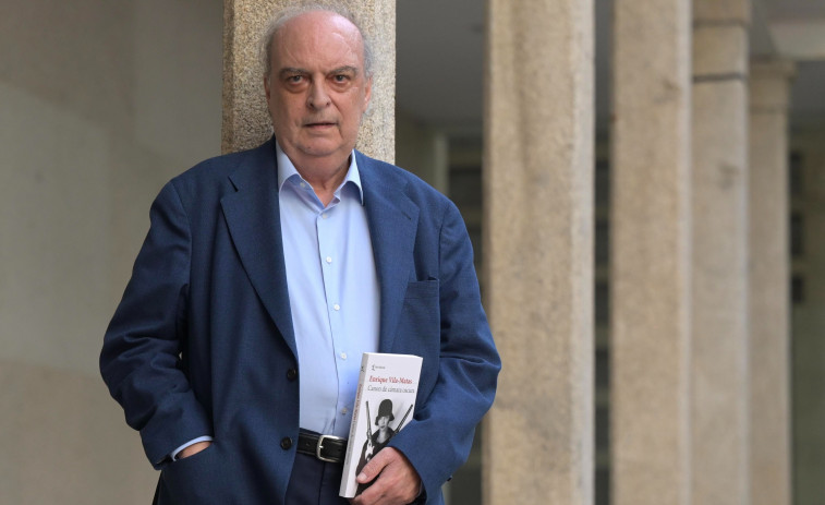 Enrique Vila-Matas | “Ya me gustaría a mí humanizarme más, pero temo que me cueste la vida”