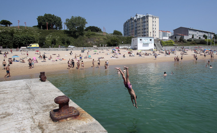Toda España con ola de calor y A Coruña, a 25 grados