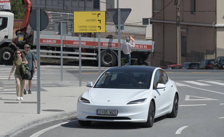Los planes de Uber de expandirse en A Coruña se truncan: solo 15 taxis podrán unirse a la empresa