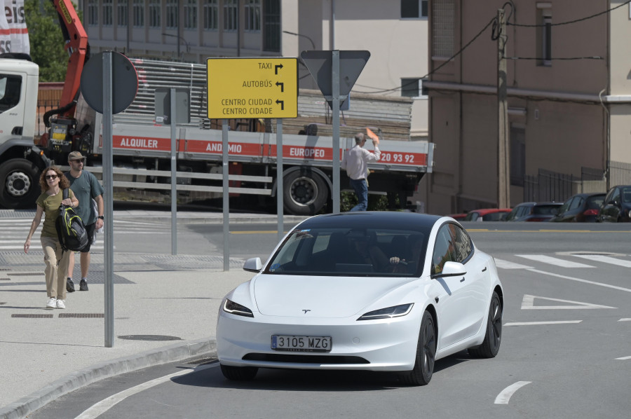 Los planes de Uber de expandirse en A Coruña se truncan: solo 15 taxis podrán unirse a la empresa