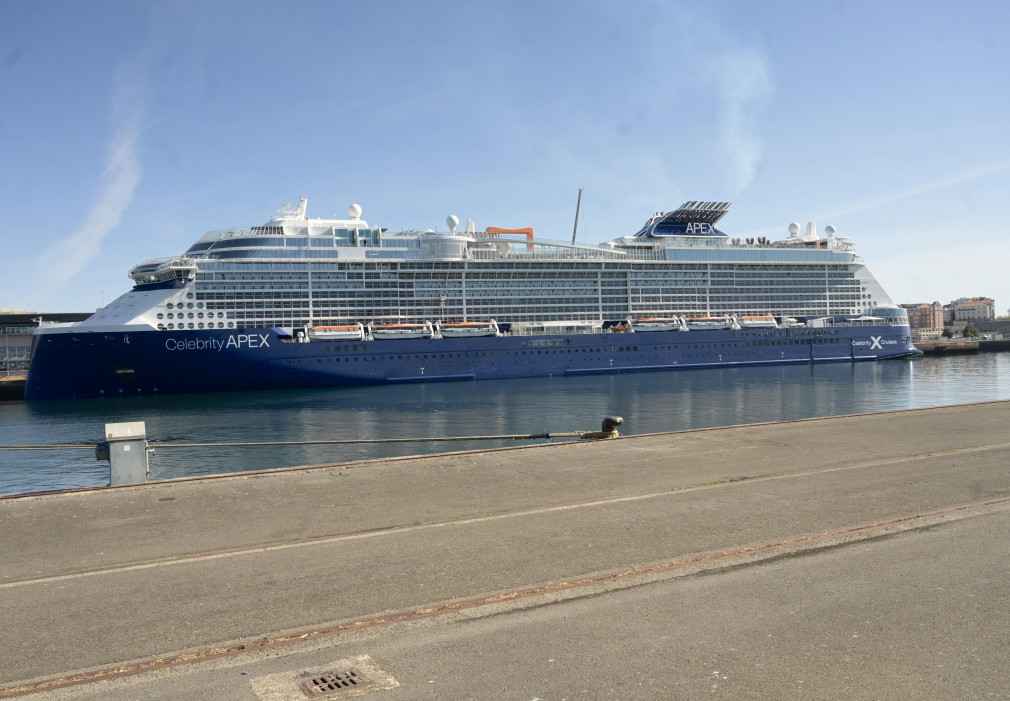 El Puerto de A Coruña se pasa al gas y a la electricidad para reducir la polución