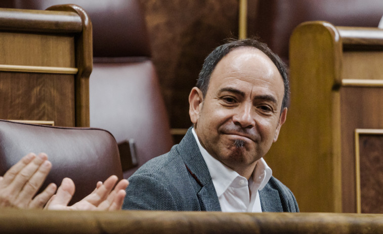 Iván Cacho toma posesión como diputado del PSOE en lugar de Santos Cerdán