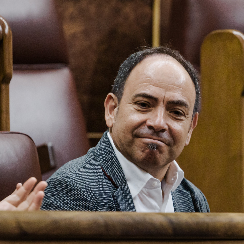 Iván Cacho toma posesión como diputado del PSOE en lugar de Santos Cerdán