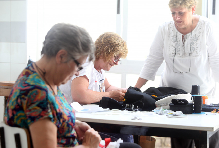 “Masterclass” de agujas en Arteixo para aprender a diferenciarlas y usarlas