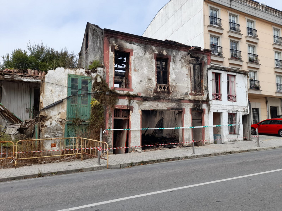 Betanzos estudia demoler la casa incendiada en Saavedra Meneses