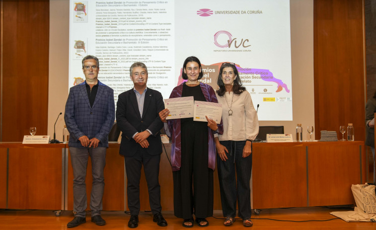 Tres estudiantes coruñeses ganan los premios Isabel Zendal  de pensamiento crítico