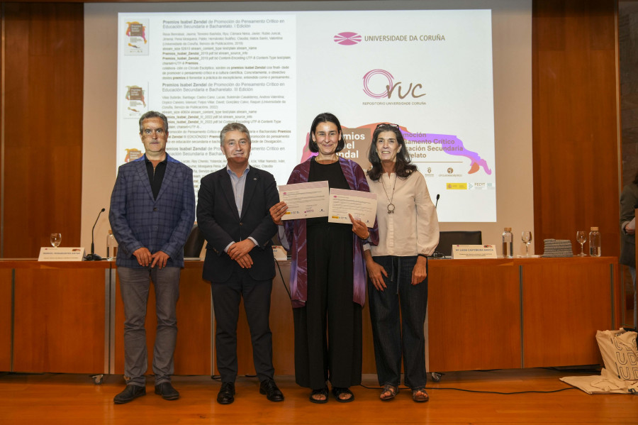 Tres estudiantes coruñeses ganan los premios Isabel Zendal  de pensamiento crítico