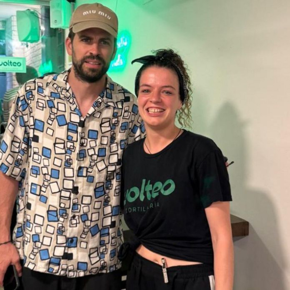 Piqué y Clara Chía 'flipan' con una tortilla de A Coruña
