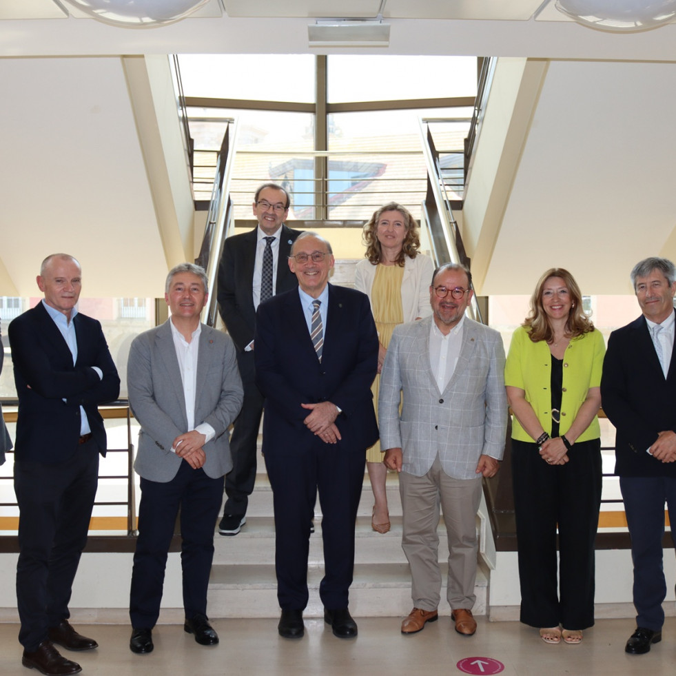 La Universidad de Vigo apuesta por compartir Medicina con A Coruña y Santiago