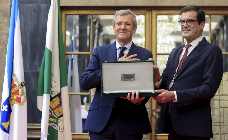 Rueda recibe las llaves de Oporto y pide avanzar en la interconexión de Portugal y Galicia