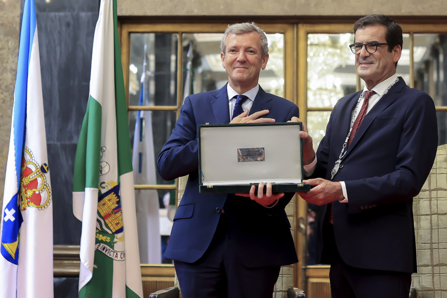 Rueda recibe las llaves de Oporto y pide avanzar en la interconexión de Portugal y Galicia