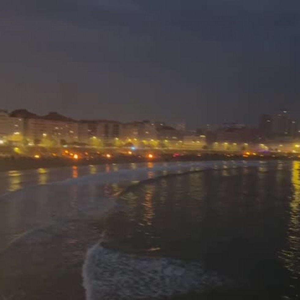 A Coruña ya arde en su noche más mágica