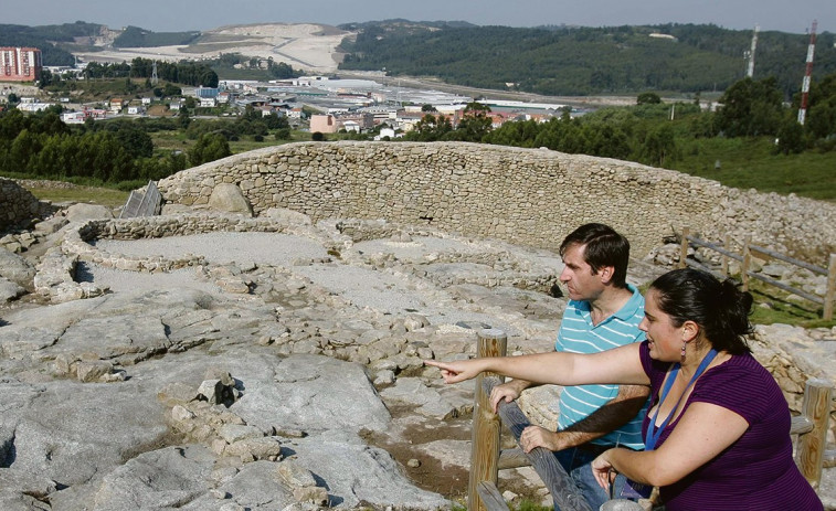 Hace 25 años | El parque arqueológico de Elviña recibirá más de 250.000 visitas al año