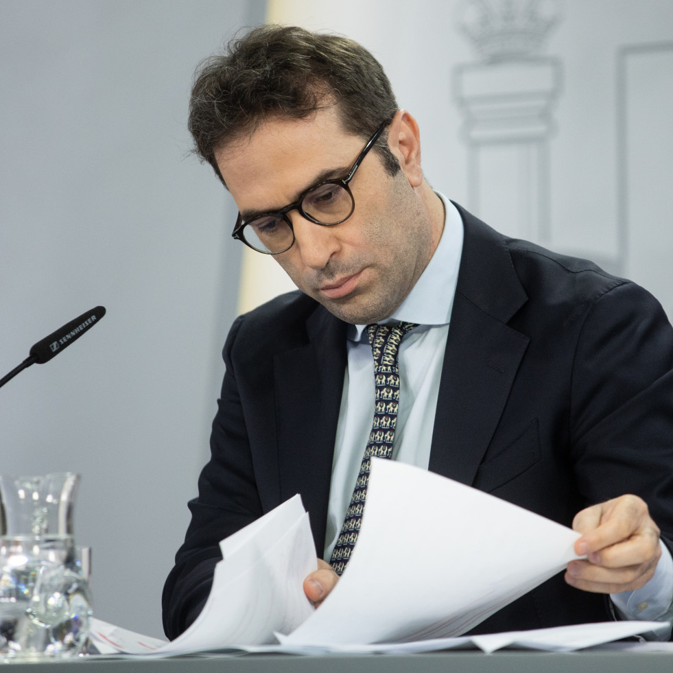 El Gobierno autoriza la OPA de BBVA a Sabadell si se mantienen como bancos independientes durante tres años