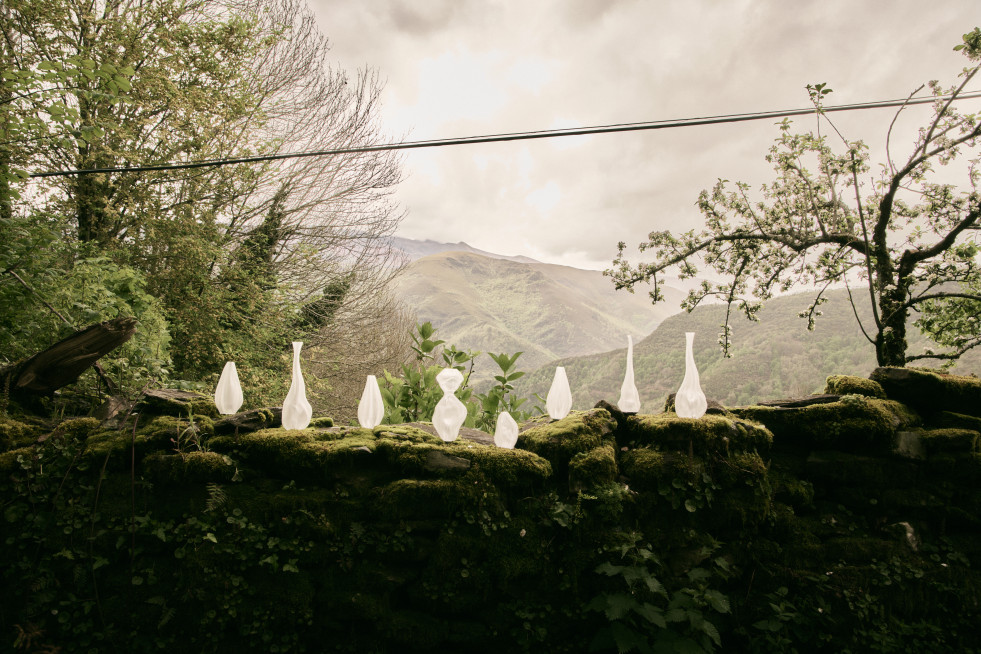 Piezas impresas en 3D del estudio Aldea, inspiradas en formas orgánicas y el imaginario rural. I ALDEA