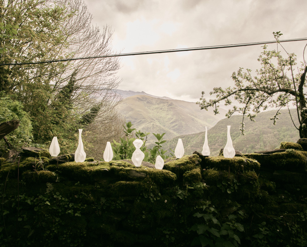 Piezas impresas en 3D del estudio Aldea, inspiradas en formas orgánicas y el imaginario rural. I ALDEA