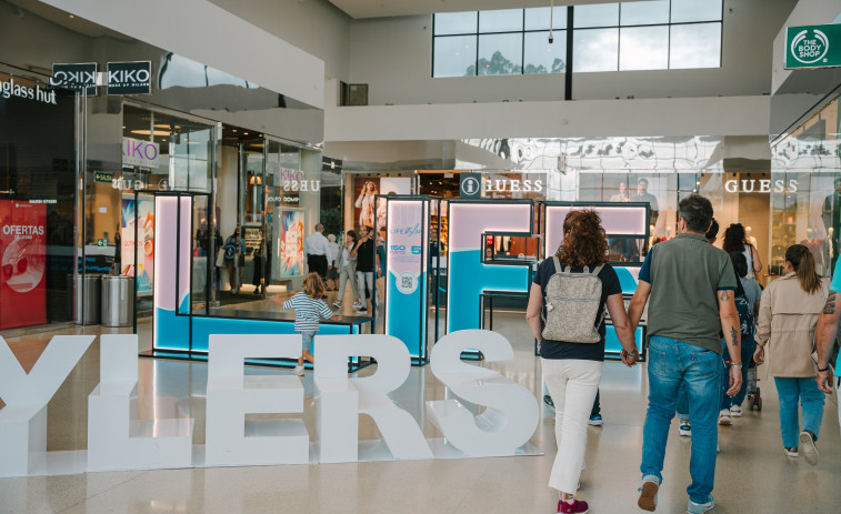 Coruña The Style Outlets se prepara para su primer Superjueves del verano en plenas rebajas