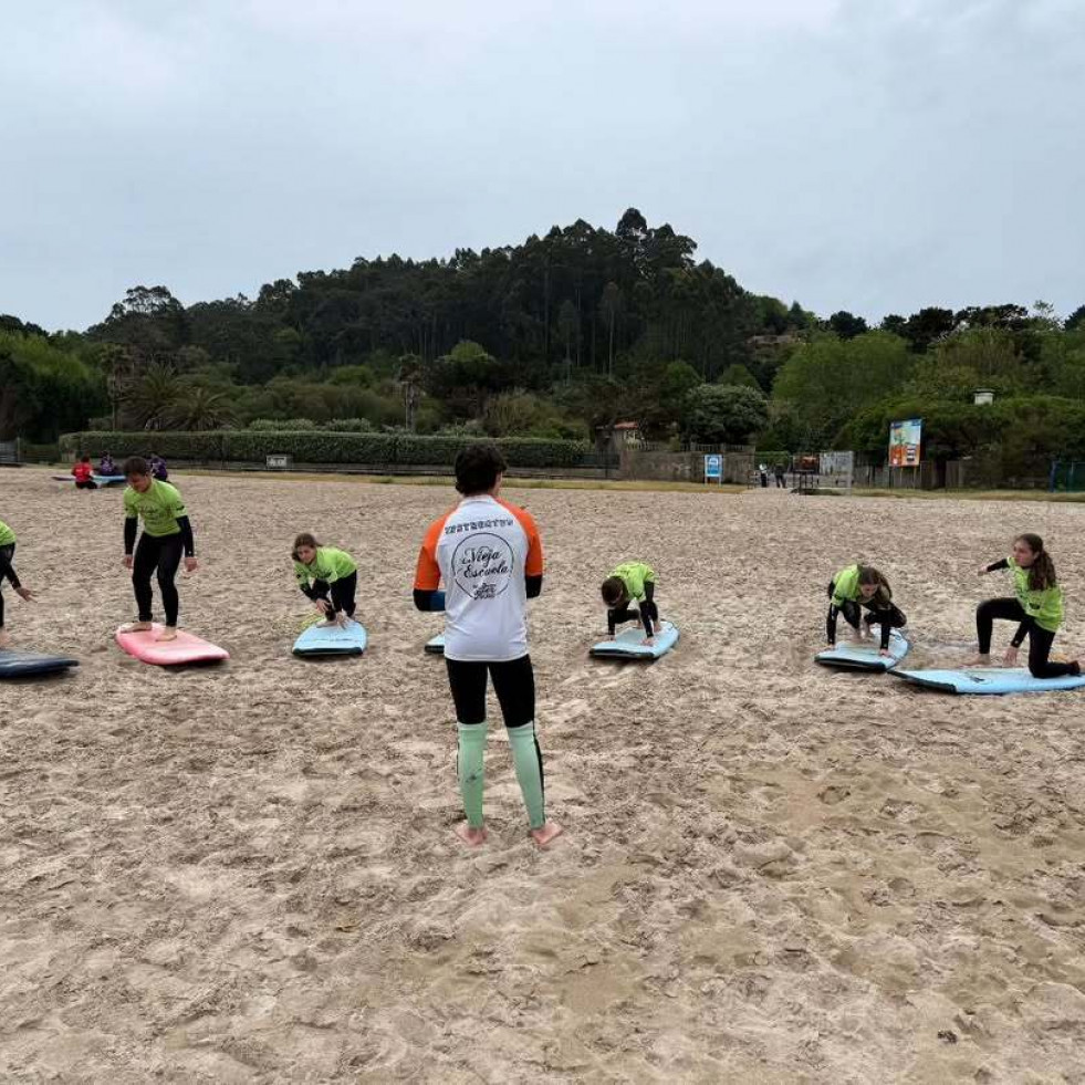 La Fundación Amador de Castro pone en marcha un programa de surf inclusivo