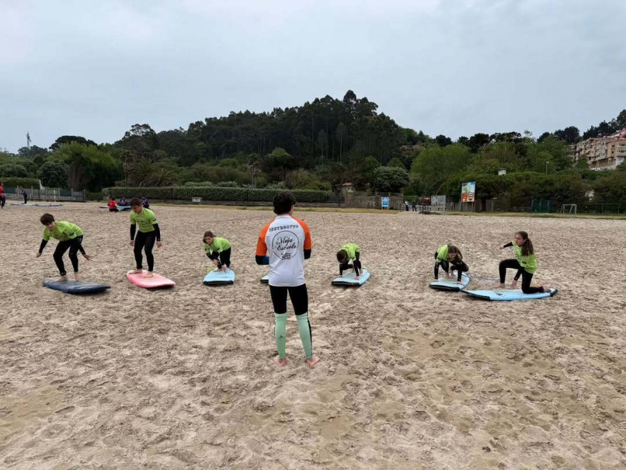 La Fundación Amador de Castro pone en marcha un programa de surf inclusivo