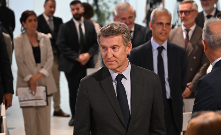 Feijóo y Abascal se reúnen en el Congreso en pleno cerco político de PP y Vox contra Sánchez