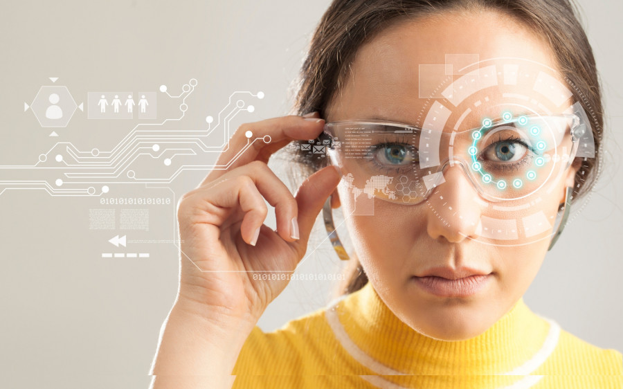 Meta redobla su apuesta por las gafas inteligentes mediante alianzas clave con gigantes de la óptica y la moda
