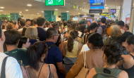 La odisea de una coruñesa para llegar a París