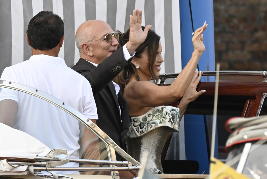 Jeff Bezos y Lauren Sánchez se dan el "sí" en una ceremonia blindada en una isla veneciana