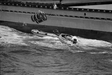 Acción de Greenpeace contra residuos nucleares en 1982, archivo