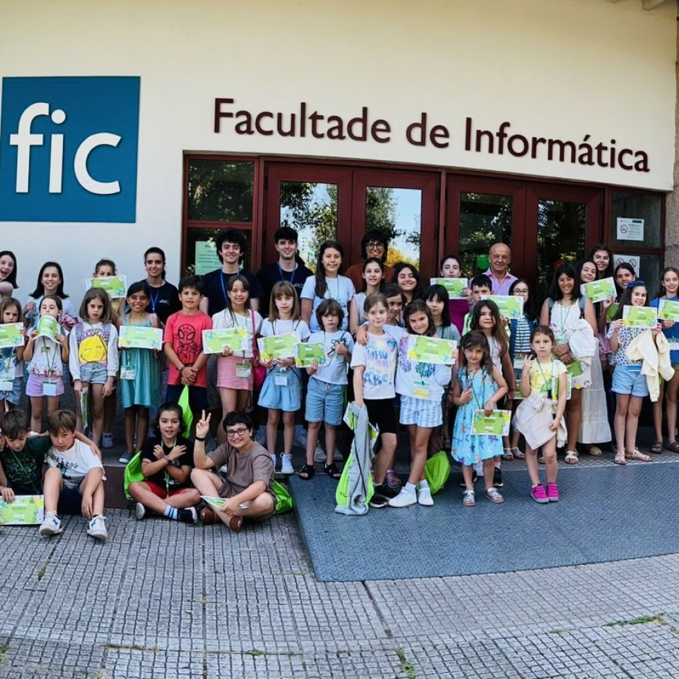 La UDC clausura con éxito el primer turno del campamento tecnológico de la Cátedra ALDABA-WIB