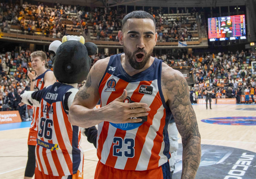 Barrueta leyma dxt campeon acb photo monica arcay