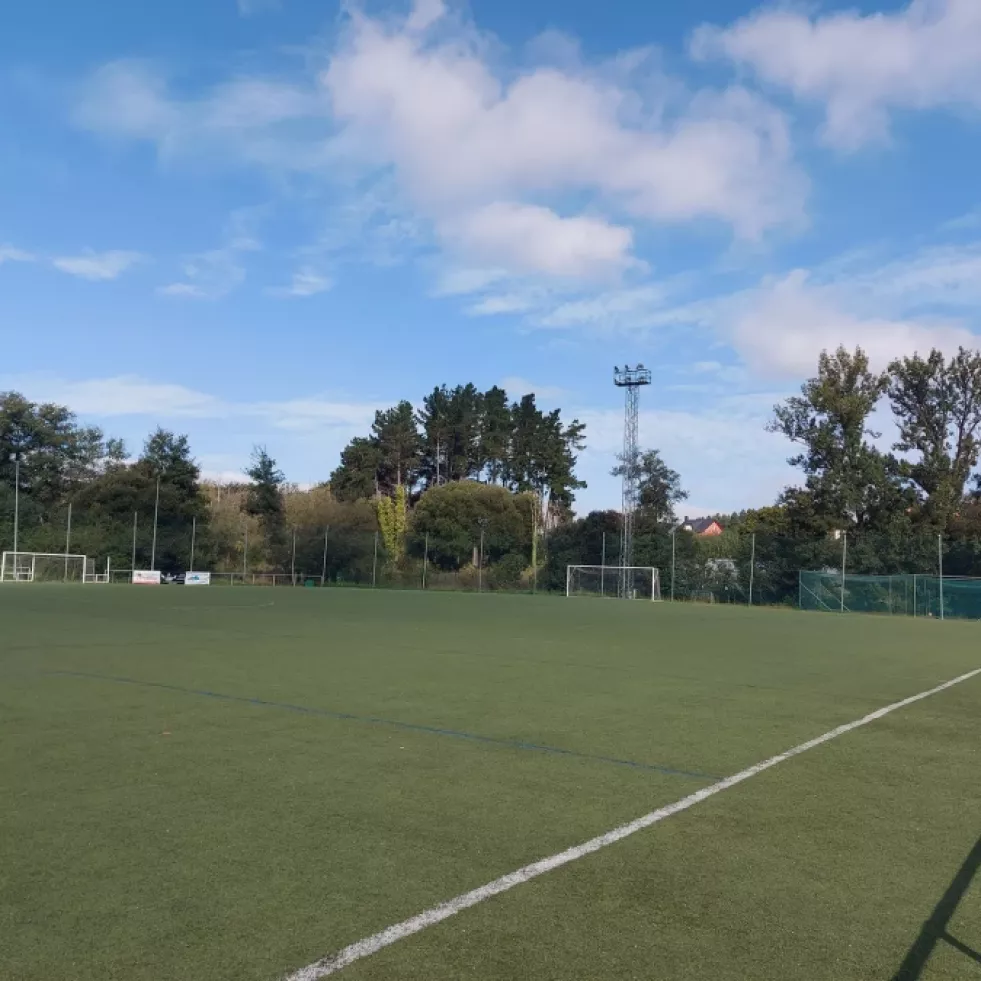 El gobierno de Diana Piñeiro acepta el ruego de Unión por Cambre para ejecutar las obras del campo de Lendoiro