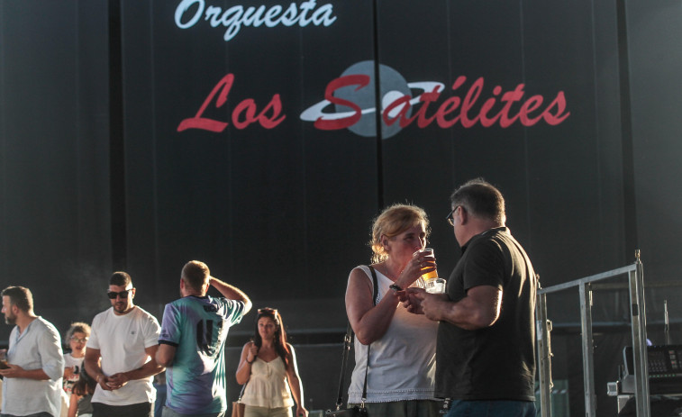 Verbenas y orquestas vuelven a poner en órbita a Os Mallos y Bens