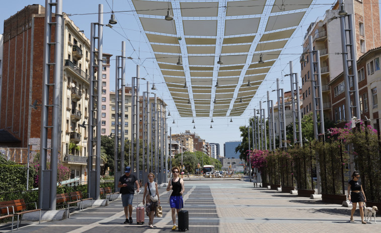 Muere una mujer del servicio de limpieza viaria de Barcelona en plena ola de calor