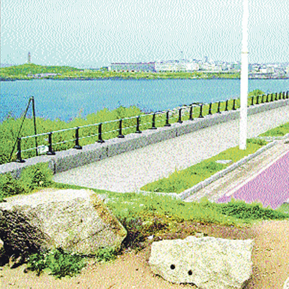 Hace 25 años | El Paseo Marítimo tendrá en Bens zonas exclusivas para el uso de los peatones