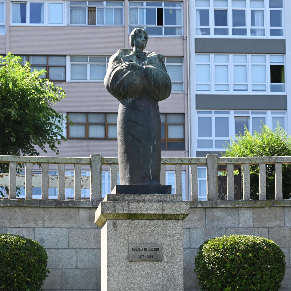 Coruña Insólita | La escondida estatua de Rosalía que nunca llegó a ser inaugurada