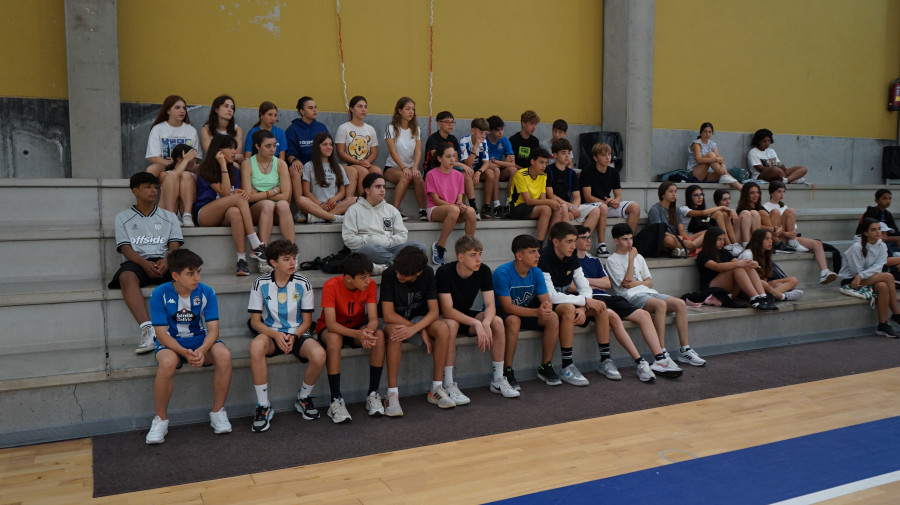Culleredo inicia sus campamentos para la juventud con propuestas basadas en actividades acuáticas y deportes alternativos