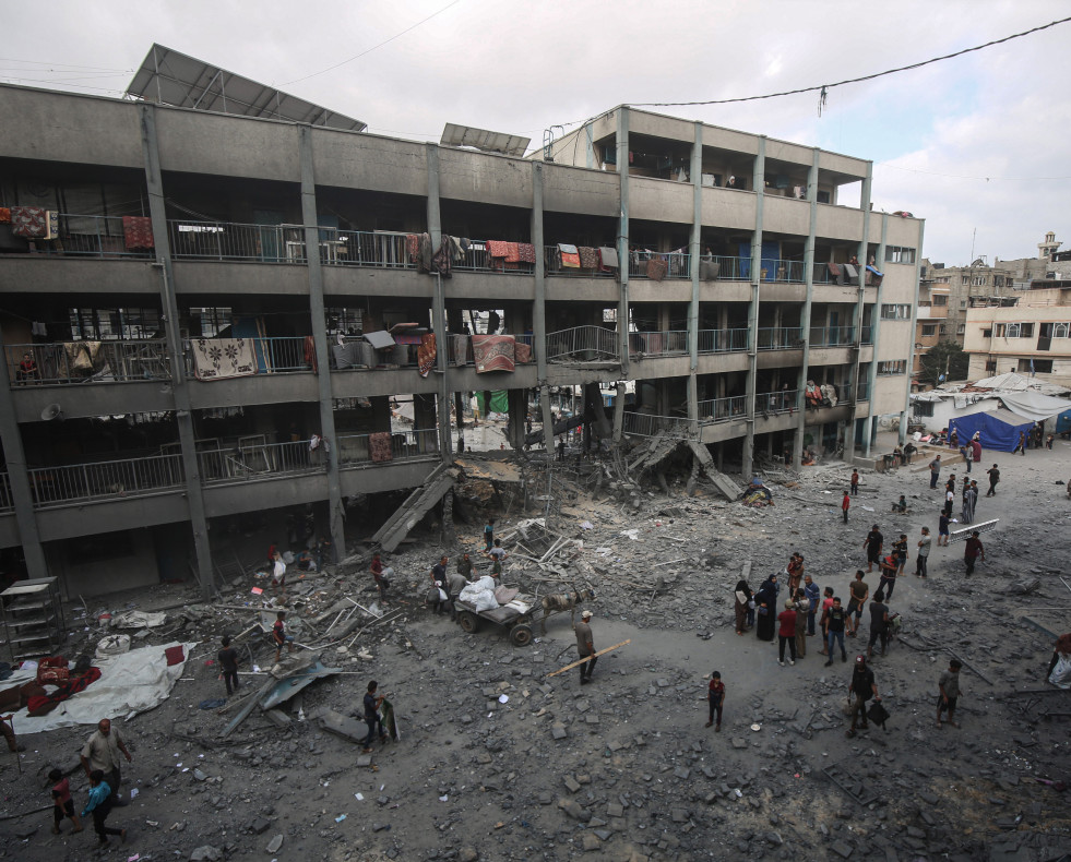 EuropaPress 6832261 30 june 2025 palestinian territories gaza palestinians inspect ruins alfalah 14303567