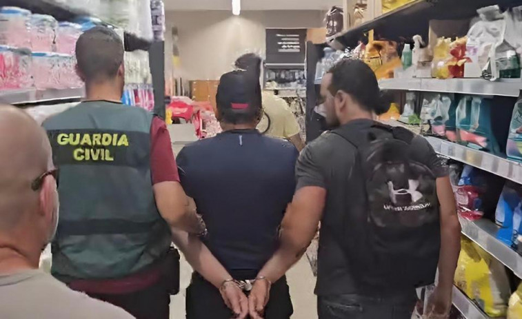 Detenido en Oleiros por robar pulpo y conservas