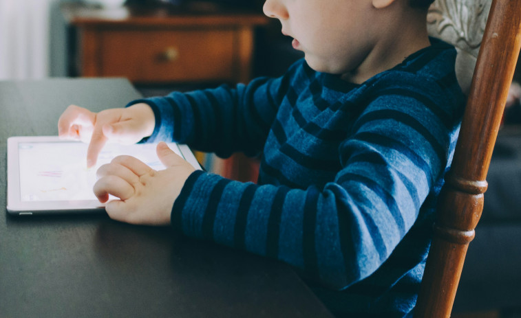 Los expertos advierten de que la dejadez de los padres es clave en la desprotección de los niños en internet