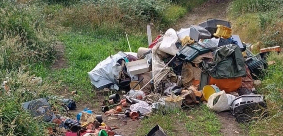 Una basura de barrio en A Coruña