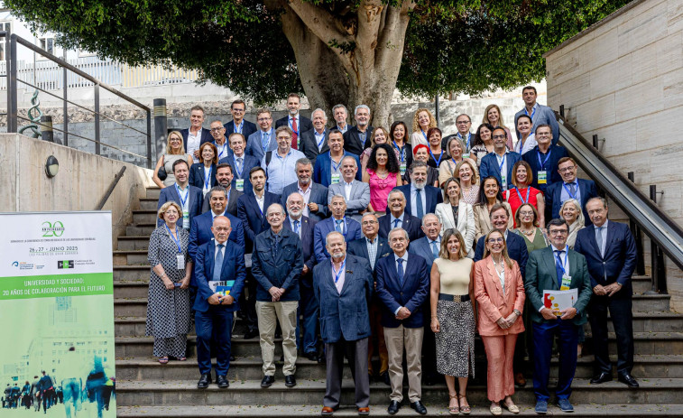 Antonio Abril preside la conferencia de aniversario de los Consejos Sociales de España