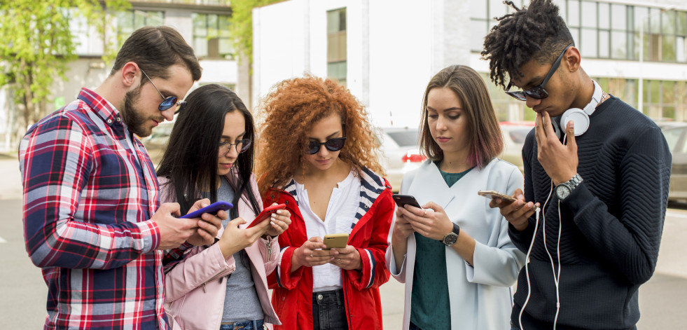 Vídeos racistas generados por IA con Veo 3 de Google causan una ola de indignación en TikTok