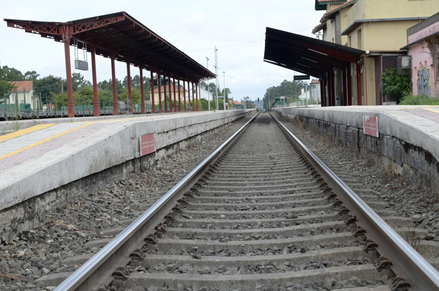 Viajar en el tren A Coruña-Ferrol: “La gente enciende la linterna o usa mecheros para parar al tren”